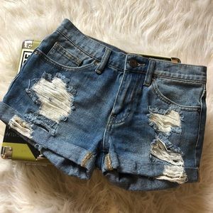 Skater looking Bullhead zipped shorts
